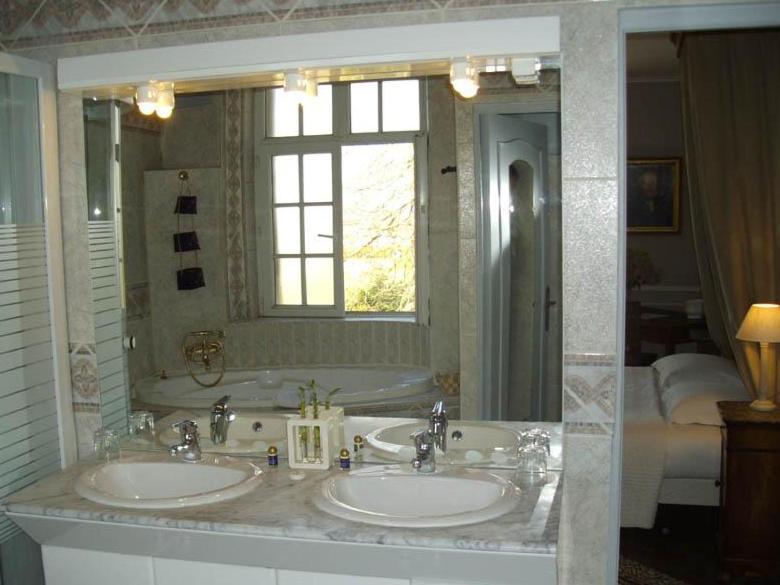 サン・マロ Manoir De La Baronnie Bed & Breakfast エクステリア 写真